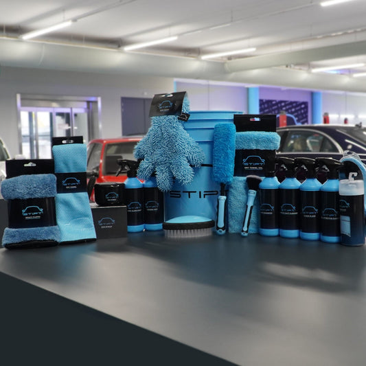 Welke autopoetsproducten heb je nodig? De basisset van 7 producten om zelf je auto te poetsen