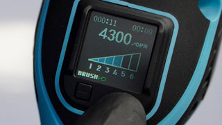 Digitaal display van de Stipt Dual Action Pro Polisher met toerental in OPM en stand 1 tot 6