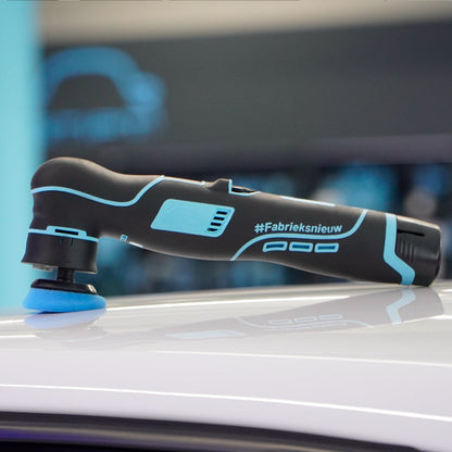 Stipt Nano Polisher Pro op de lak van een auto – All-in PRO Set