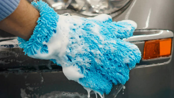 Auto wassen met de Stipt Wash Glove en Advanced Shampoo